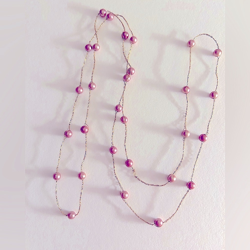 Free💰 Add 1 to bundle Gold woven thread necklace w mauve beige faux ? pearls